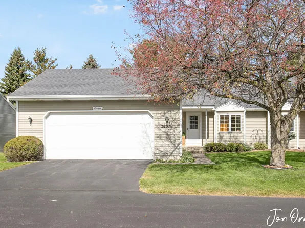 2887 Parkside Dr, Jenison, MI 49428