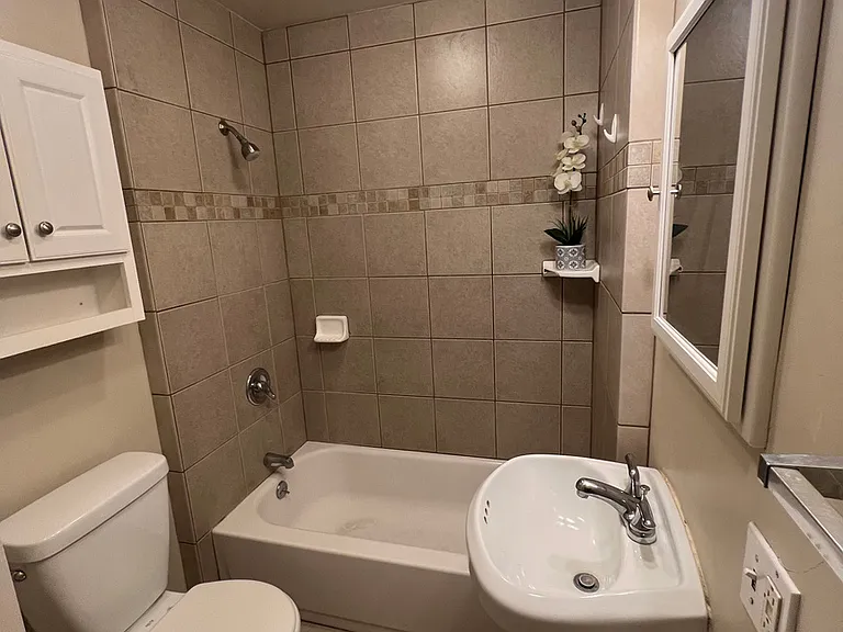 2622 S Green St — Photo 13