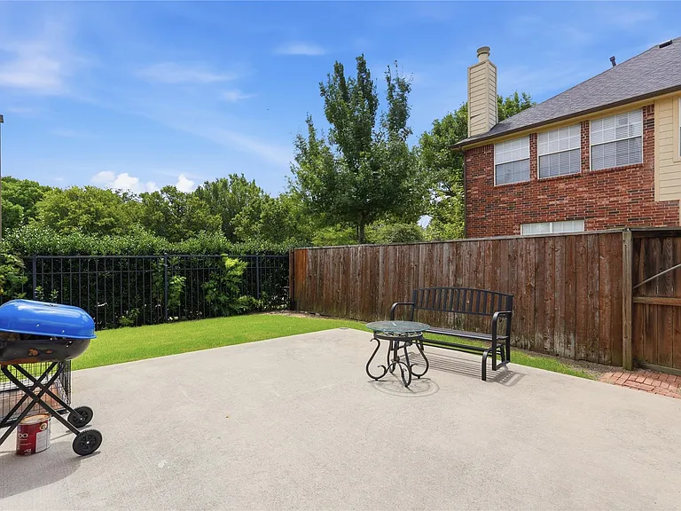 5001 Spicewood Dr — Photo 27