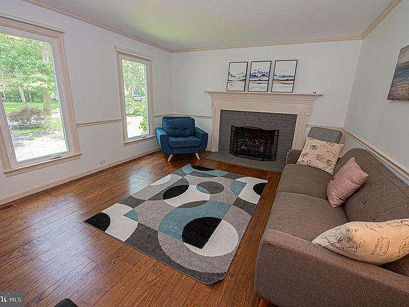 5th image of 607 Grason Ln
