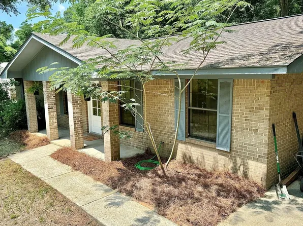 146 Coleman Dr, Ozark, AL 36360