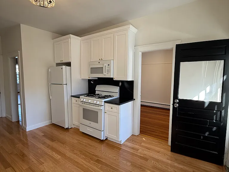 135 Derby St #2 — Photo 12