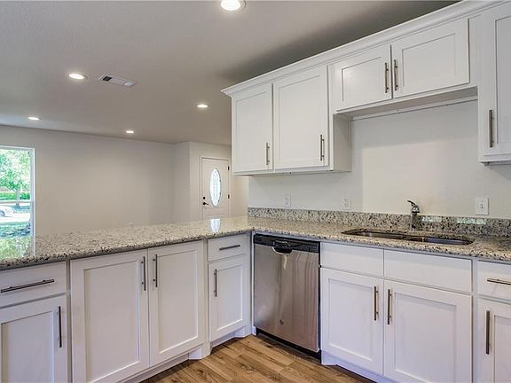 3rd image of 711 Countryside Ct