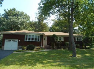 46 Manis Ave, Chestnut Ridge, NY 10977