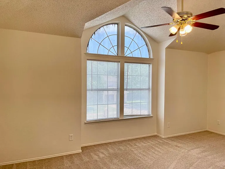 5202 Sherburne Dr — Photo 11