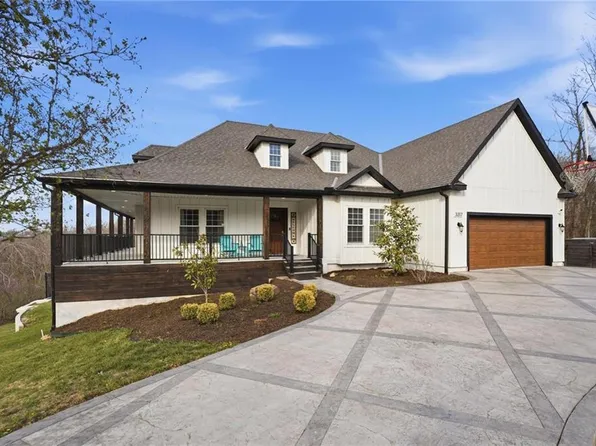 3317 N 103rd Ct, Kansas City, KS 66109