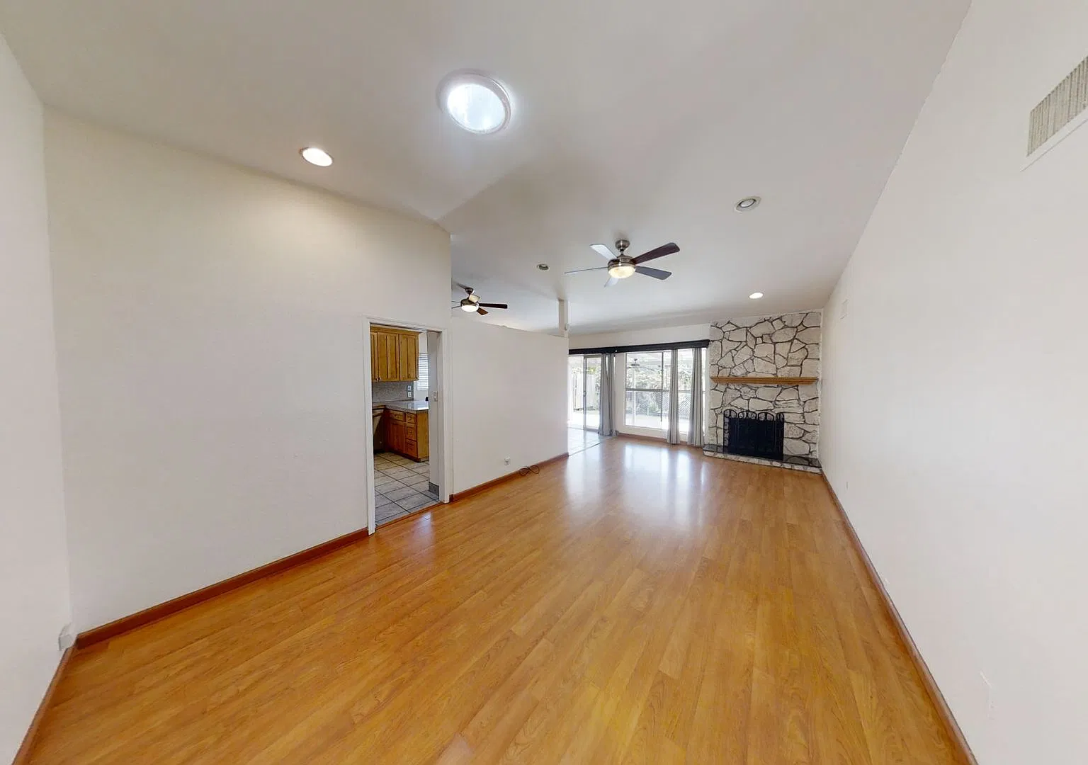 4BR/2BA house with View, private yard! — Photo 3