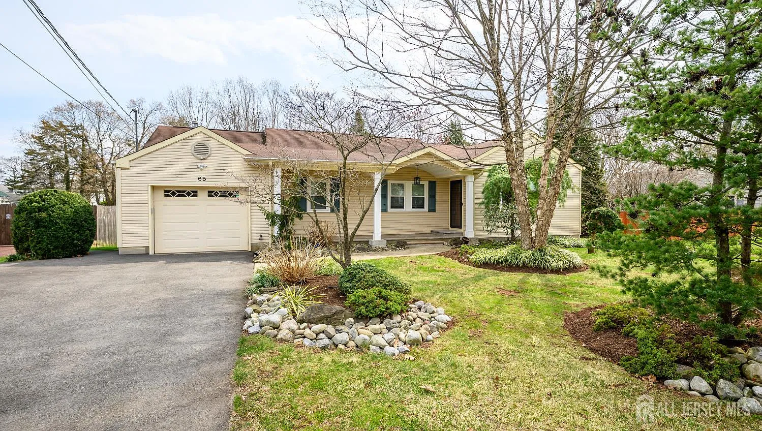 65 Wilson Rd photo 1