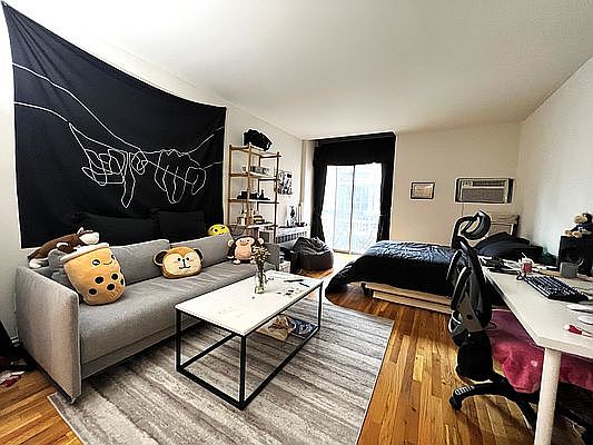 1st image of 184 Thompson St APT 3H