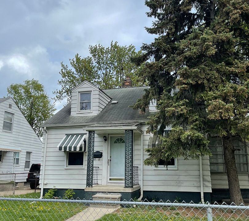 1st image of 19358 Beaconsfield Ave