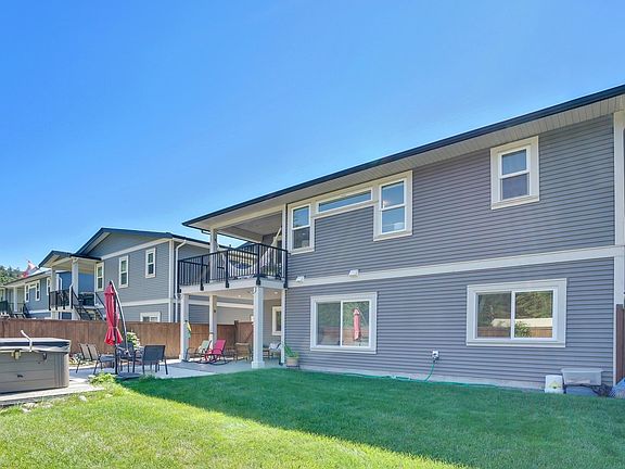 3rd image of 65517 Skylark Ln