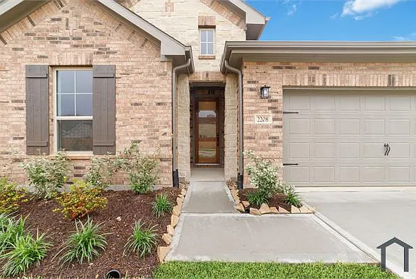 4 bed, 2196 sqft, $3,350 — Photo 4