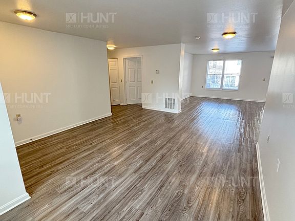 4th image of 20B Scott Cir