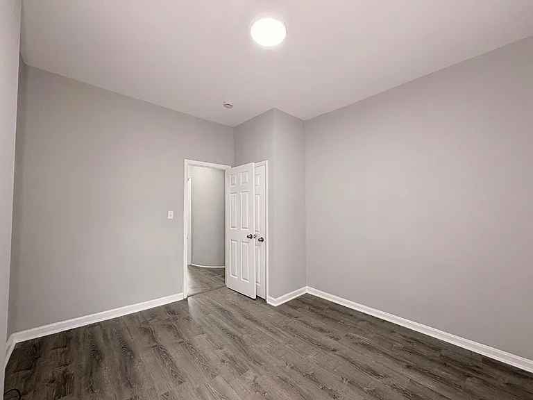 235X McCulloh St — Photo 8
