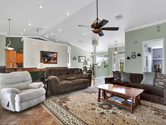 3rd image of 5029 Lake Regency Dr