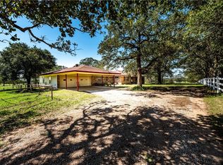 3906 Fm 448, Giddings, TX 78942