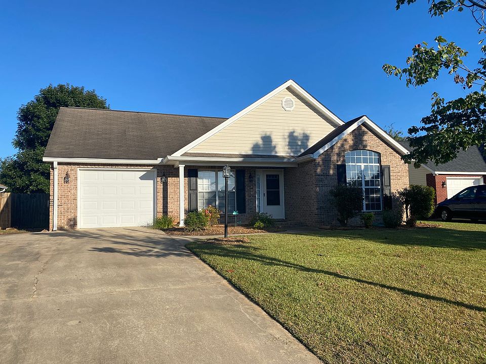1st image of 221 Stirling Bridge Dr