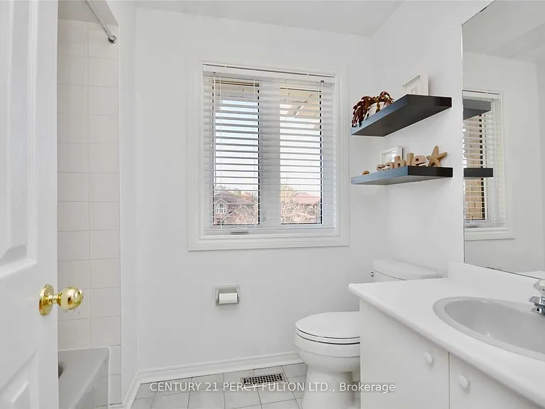 251 Livingstone St W #UPPER — Photo 20