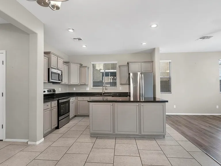 4042 W Valley View Dr — Photo 8