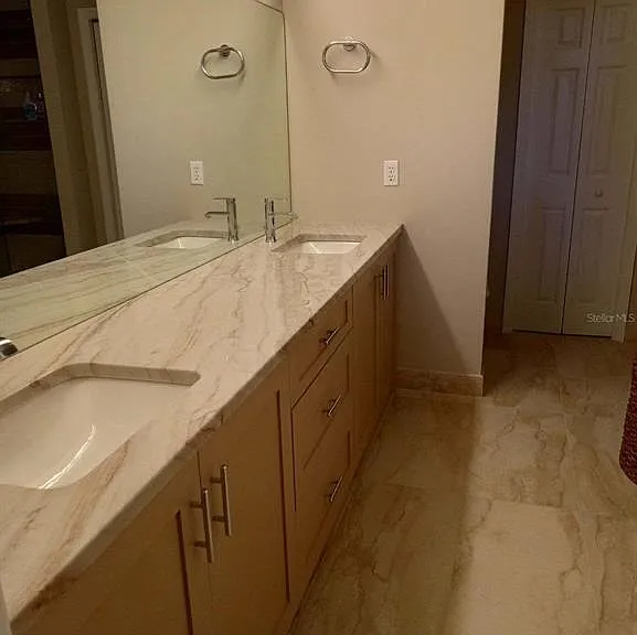 1181 Athlone Way — Photo 15