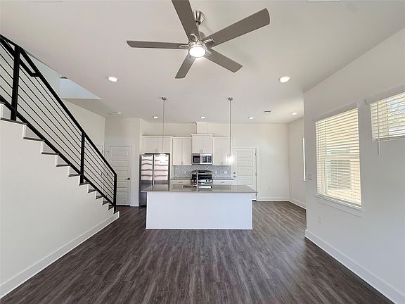 3rd image of 6406 Felix Ave #1