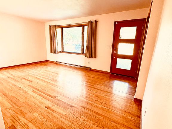 3rd image of 1164 Ontario Dr