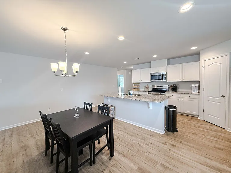 127 Arlington Dr — Photo 5