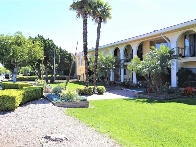 630 W Huntington Dr #103 — Photo 26