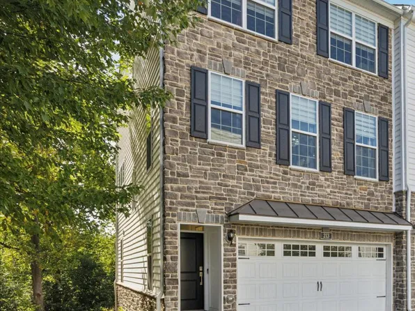213 Corvus Cir, Media, PA 19063