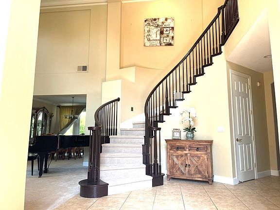 Elegant Curved Stairway