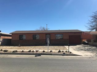 1016 Sapphire St SW, Albuquerque, NM 87121