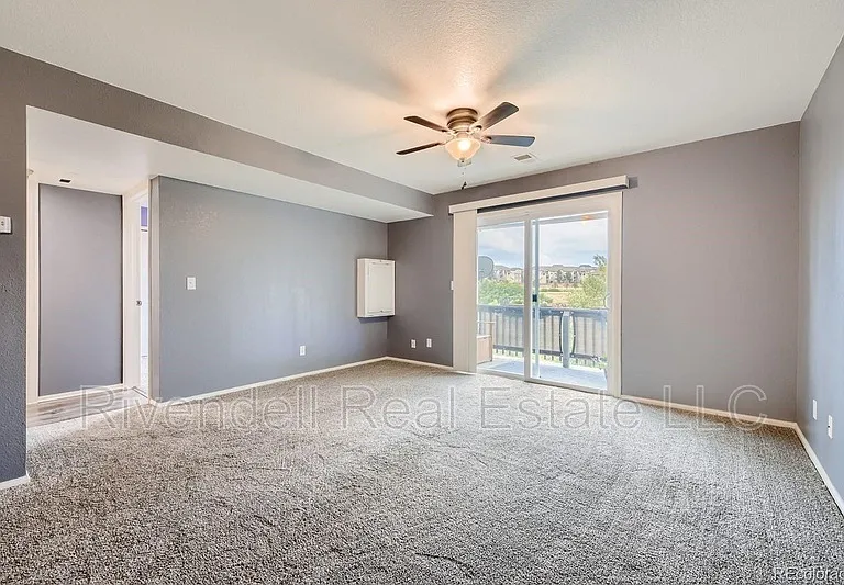 1215 S Gilbert St — Photo 3
