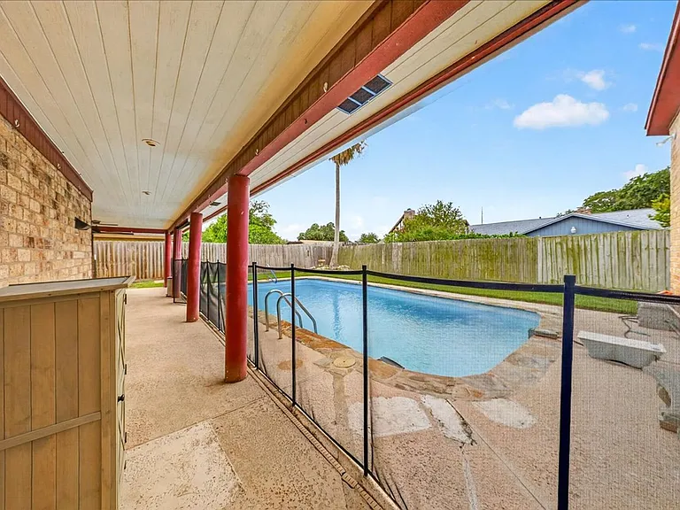 5025 Romford Dr — Photo 40