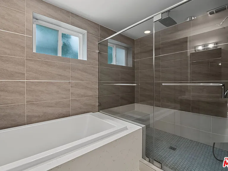 175 Barlock Ave — Photo 38