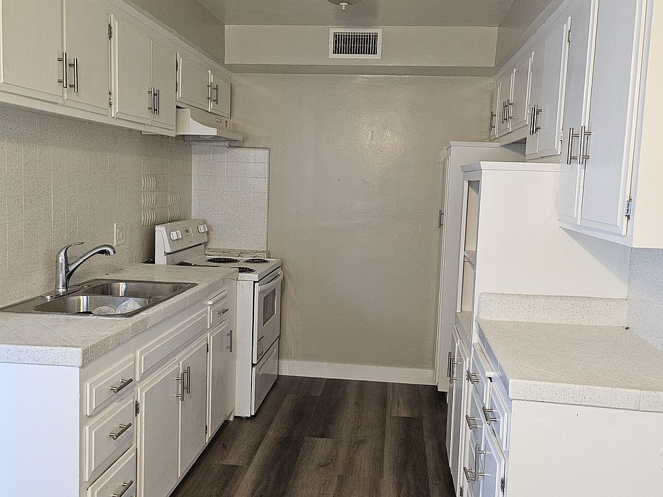 1st image of 912 E La Palma Dr #2B-2Ba