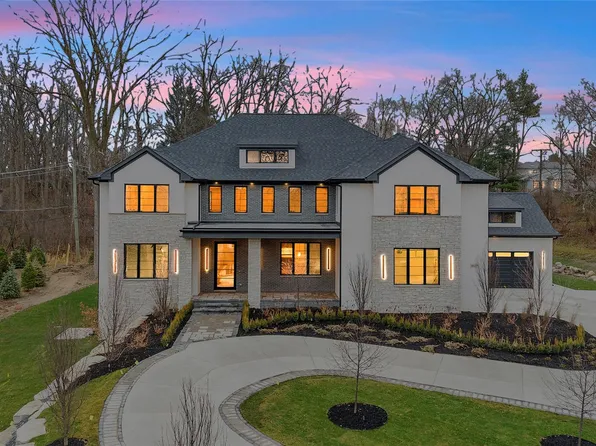 4627 Cimarron Dr, Bloomfield Hills, MI 48302