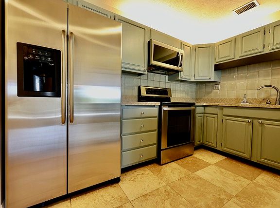 4th image of 560 E South Temple St S #201