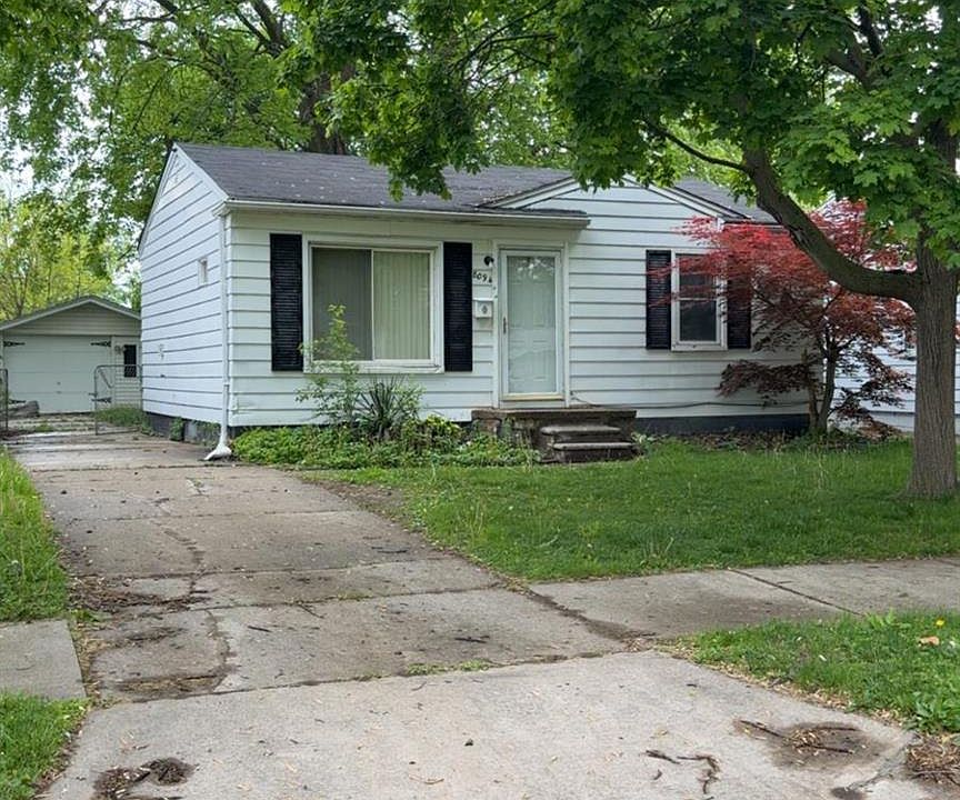 1st image of 8094 Oak St