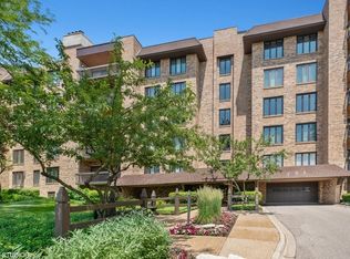 1721 Mission Hills Rd APT 102, Northbrook, IL 60062