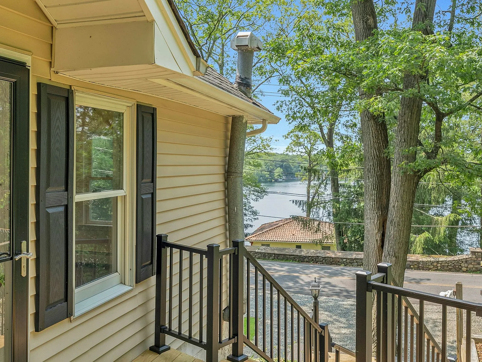 2 bed, 750 sqft, $3,000 — Photo 3