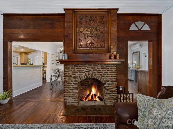 125 Timberline Dr, Maggie Valley, NC 28751