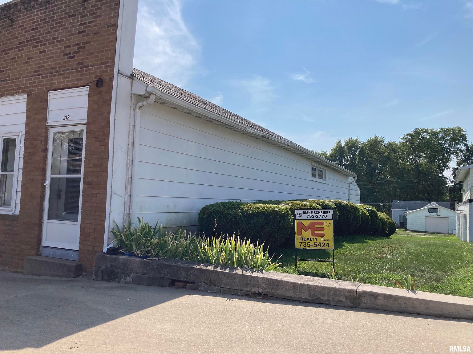 212 S Washington St, Mount Pulaski, IL 62548 Zillow