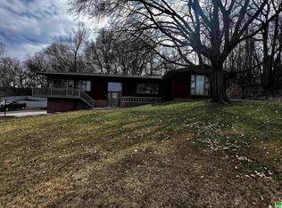 607 W Bluff St, Cherokee, IA 51012