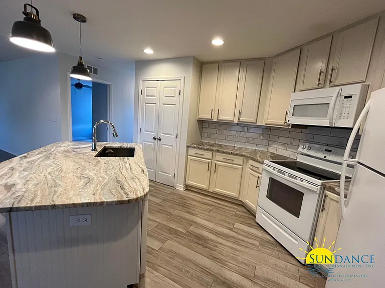 124 Harding Rd #B — Photo 4