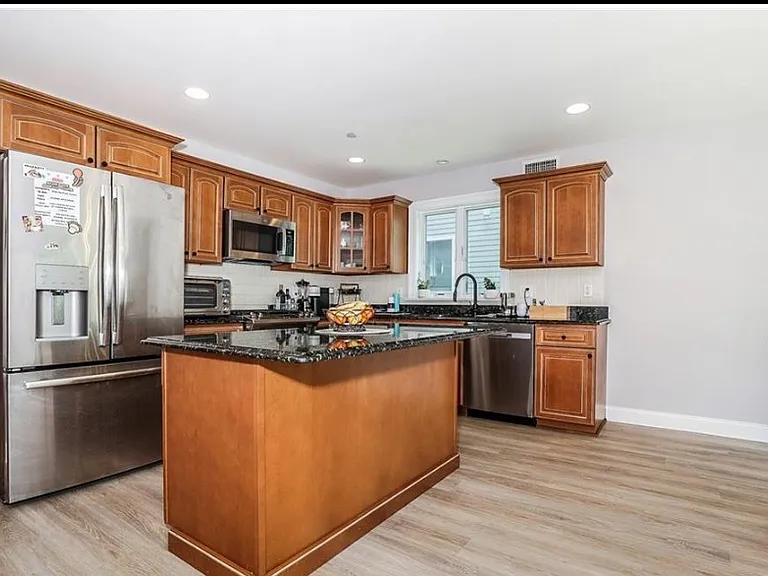 186 Woodside Ave #3 — Photo 4
