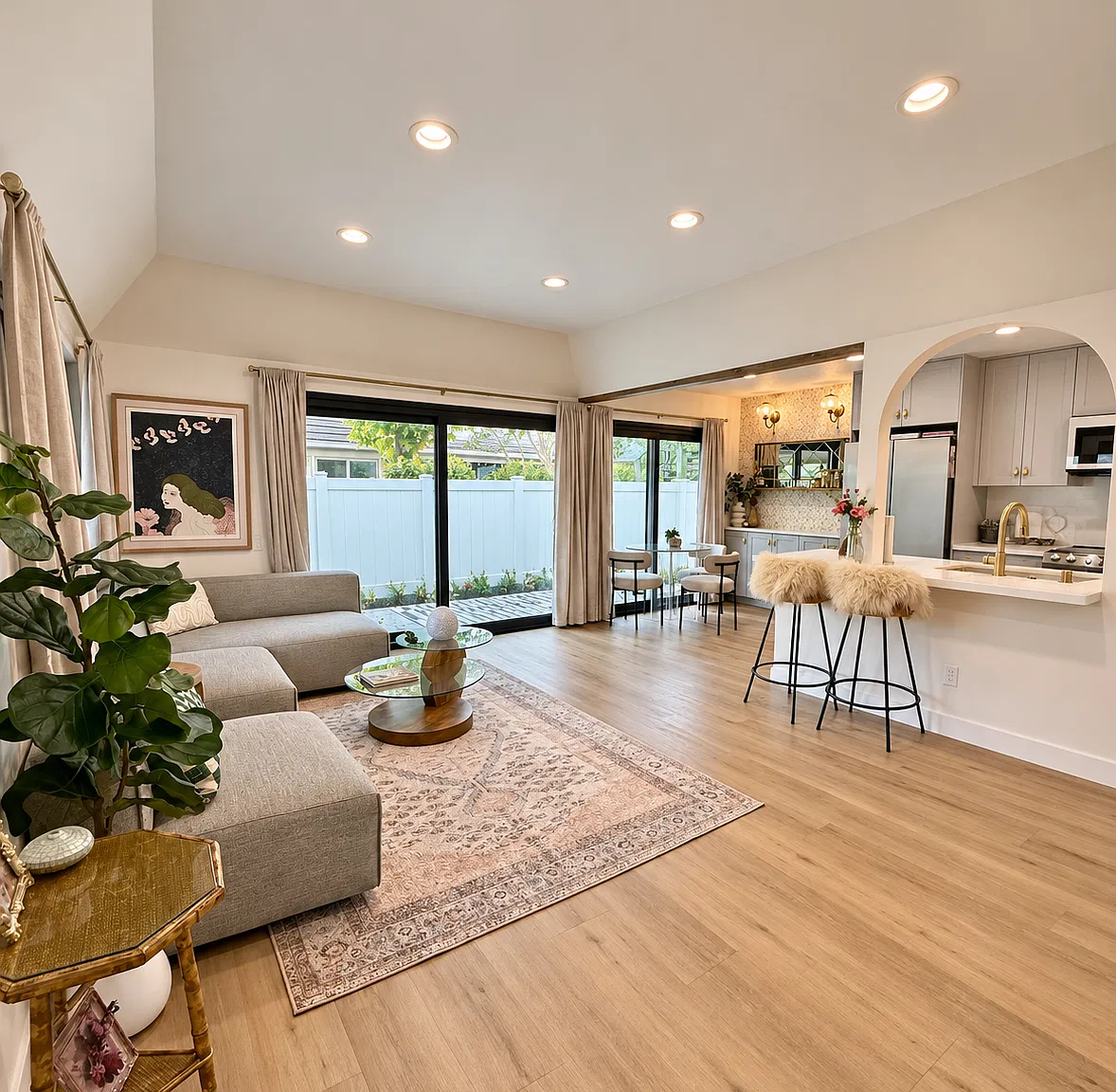 3 bed, 1020 sqft, $4,800 — Photo 1