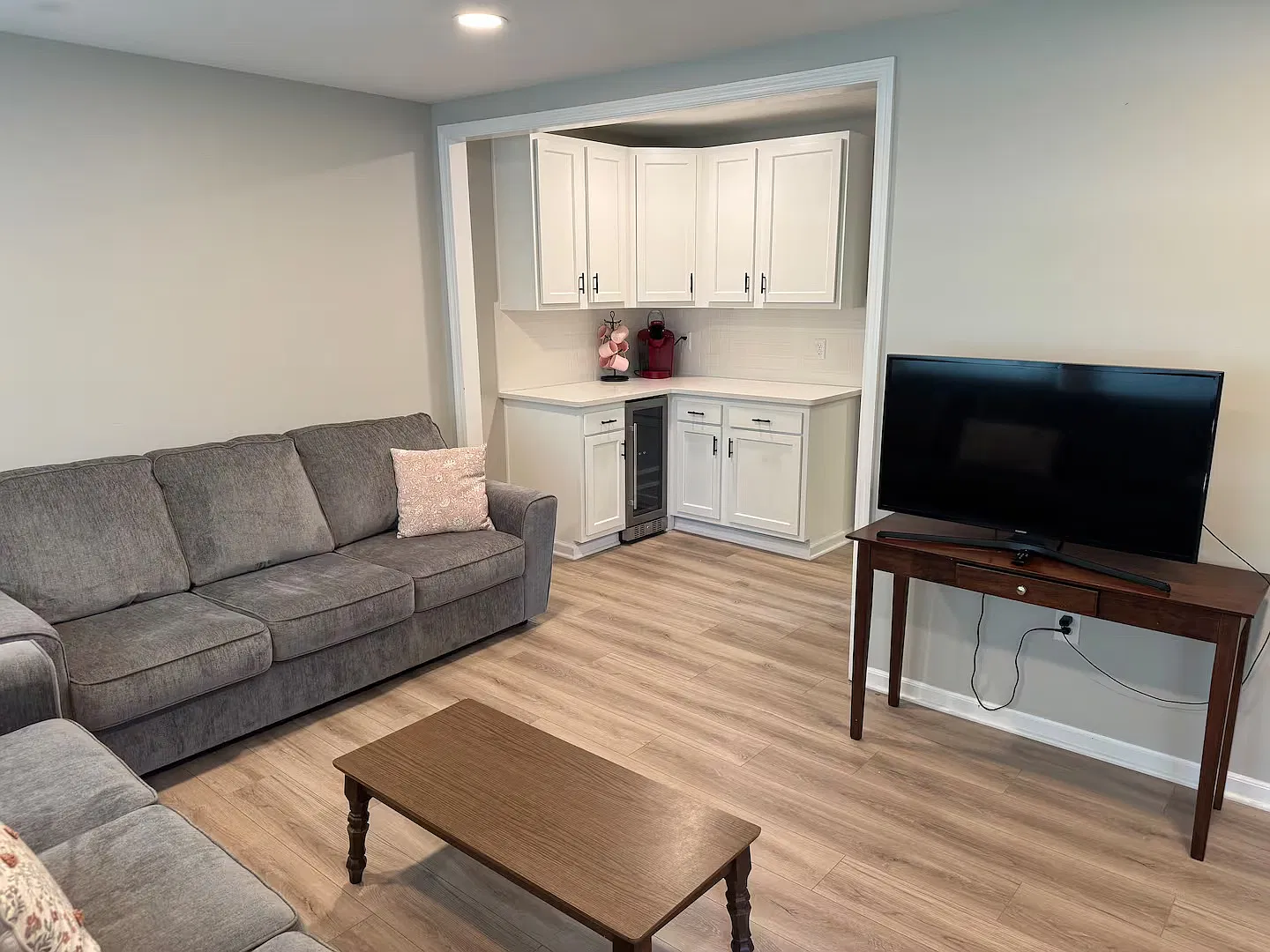 3 bed, 960 sqft, $2,500 — Photo 3