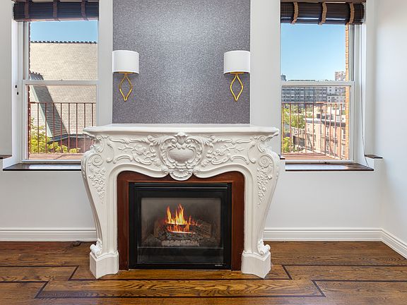 3rd image of 48-19 Vernon Blvd #Penthouse