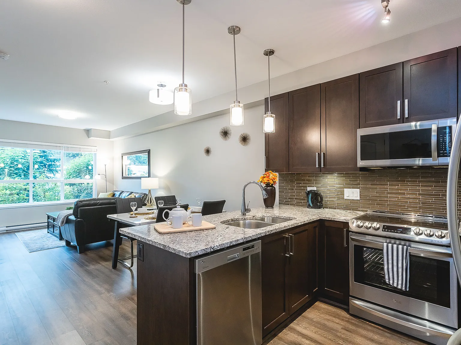 1 bed, 700 sqft, $4,950 — Photo 3