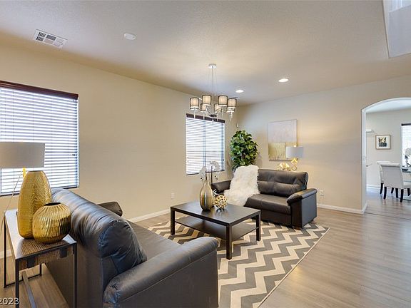 3rd image of 3305 Umbria Gardens Ave